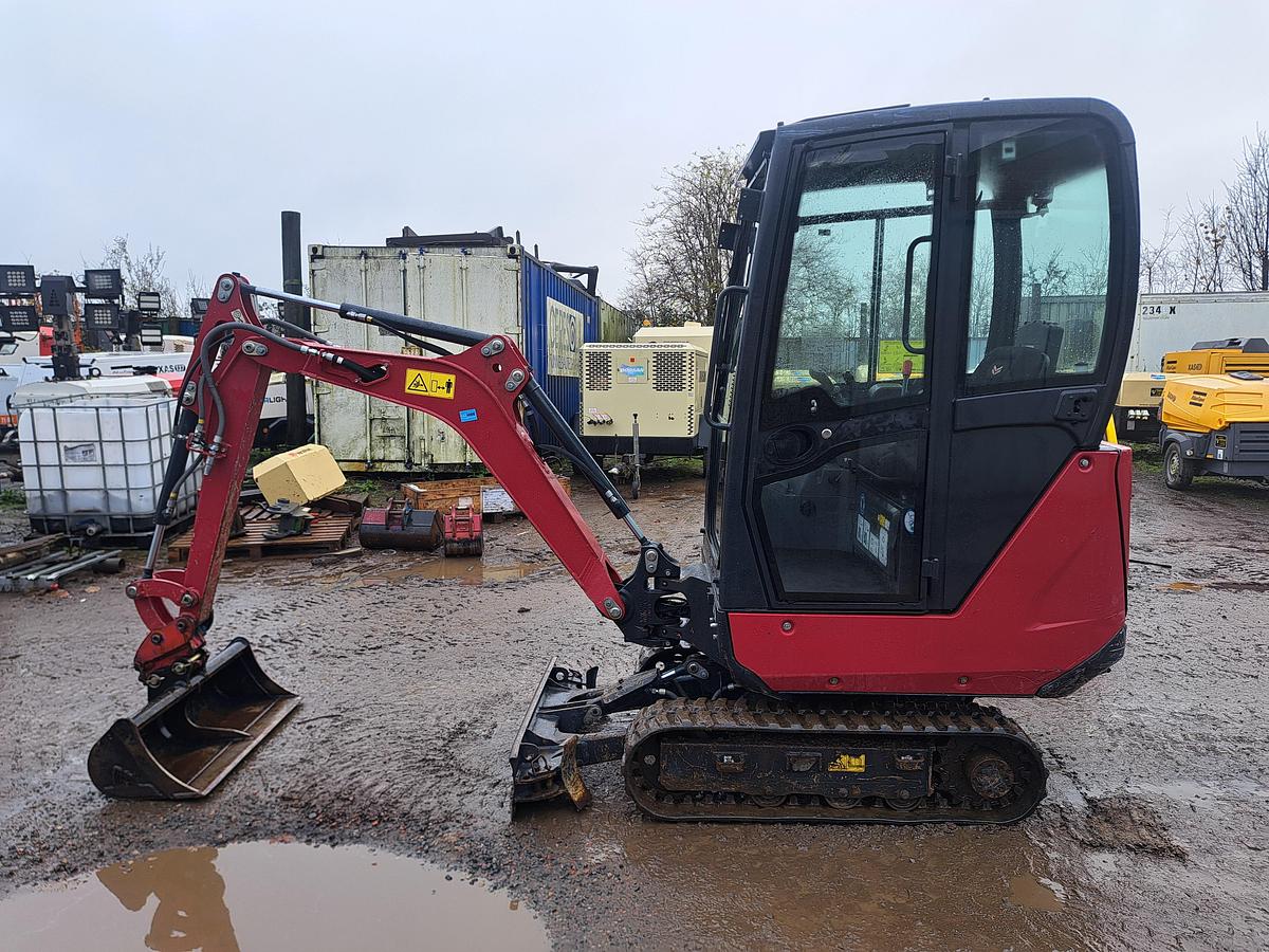 Used Yanmar SV15VT Mini Digger 
