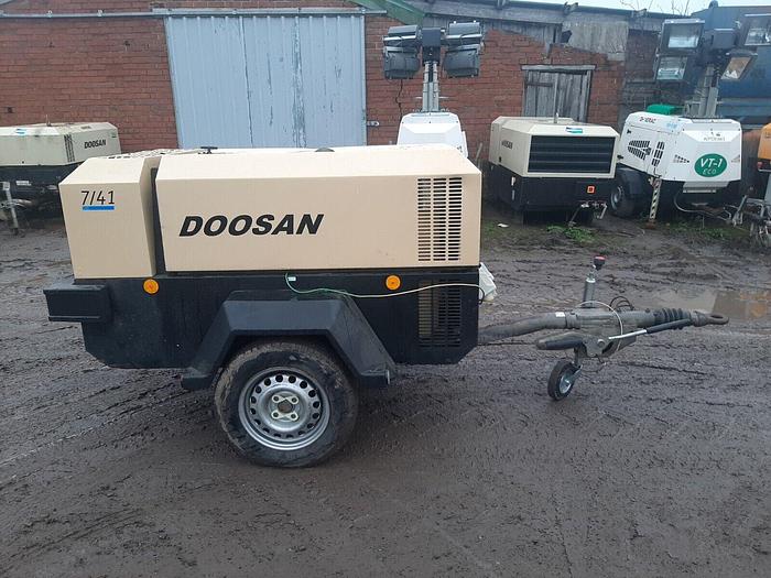 Used DOOSAN 7/41E DIESEL PORTABLE AIR COMPRESSOR GENERATOR