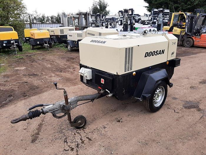 Used DOOSAN 7/41E DIESEL PORTABLE AIR COMPRESSOR GENERATOR