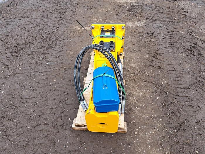 Mini Digger Breaker Pecker Suit 3 To 6 Tonne Machine