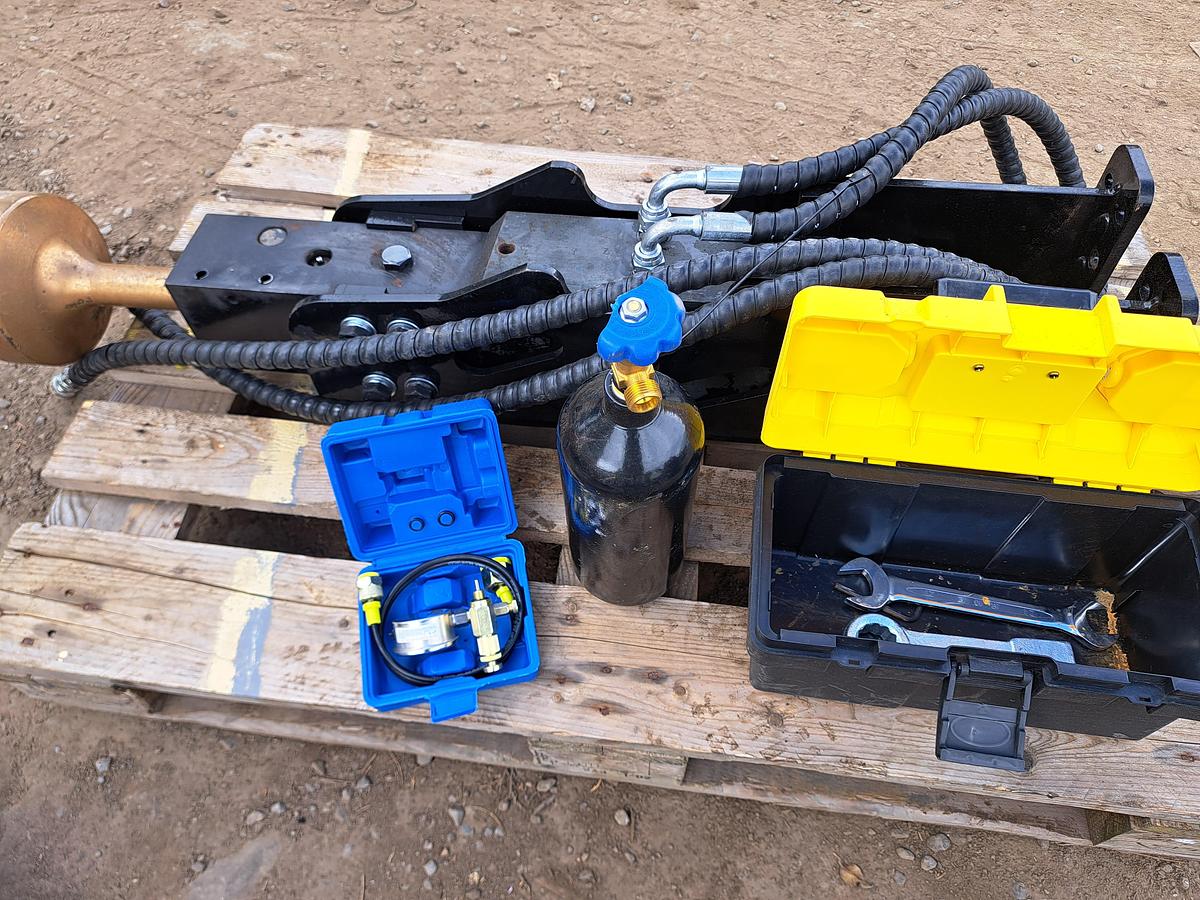 Post knocker breaker