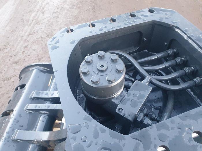 Hammer Selector Grab Suit 4 to 8 Tonne Machine