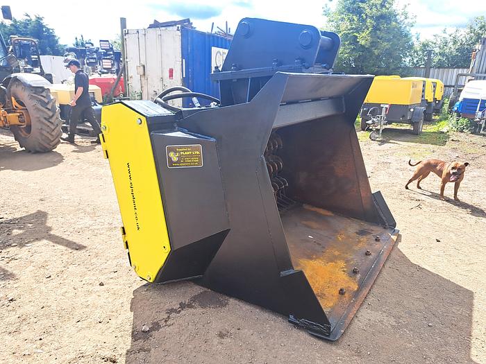 Used Remu Screening bucket