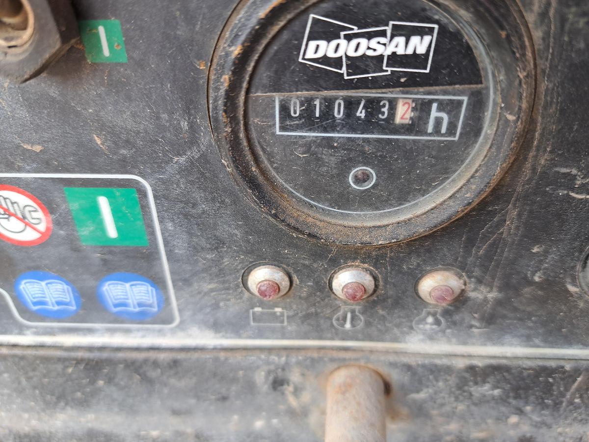 Used Doosan 7/26e Compressor generator