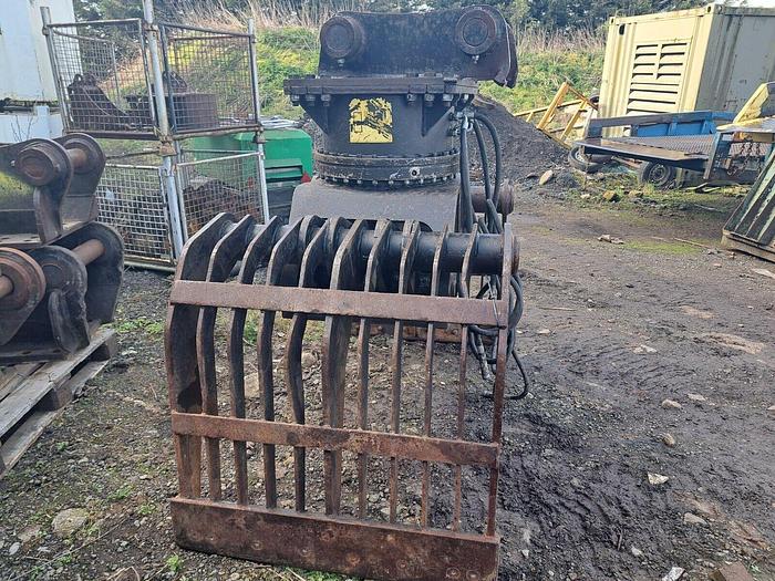 Used Selector Grab Excavator Digger