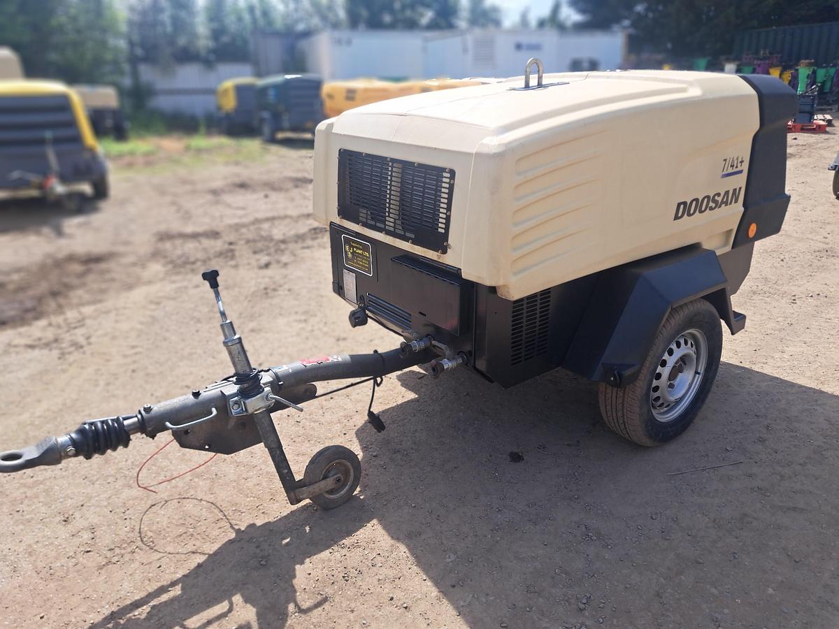 Used Doosan 7/41+ with aftercooler