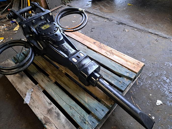 Used Jcb HM Atlas copco sb302