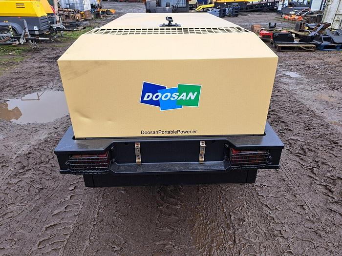 Used DOOSAN INGERSOLL RAND 7/41 DIESEL PORTABLE AIR COMPRESSOR Low Hours