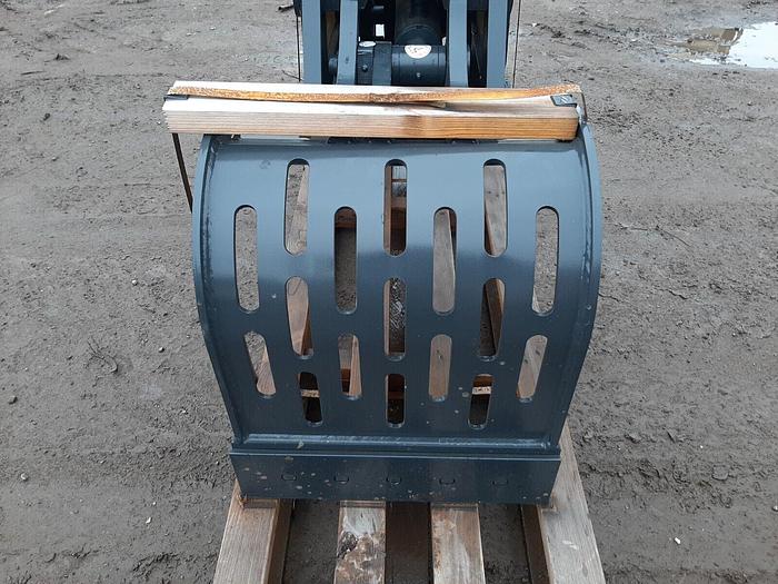 Selector Grab Suit 8 to 13 Tonne Machine