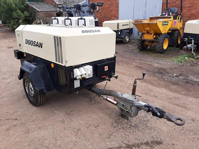 Used DOOSAN 7/41E DIESEL PORTABLE AIR COMPRESSOR GENERATOR