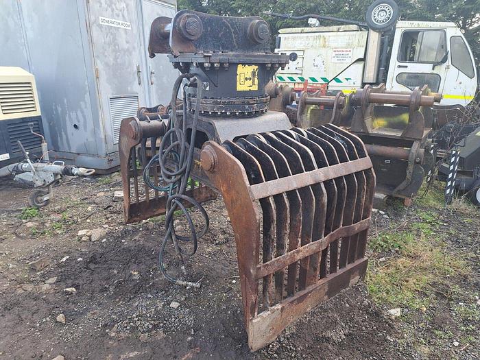Used Selector Grab Excavator Digger