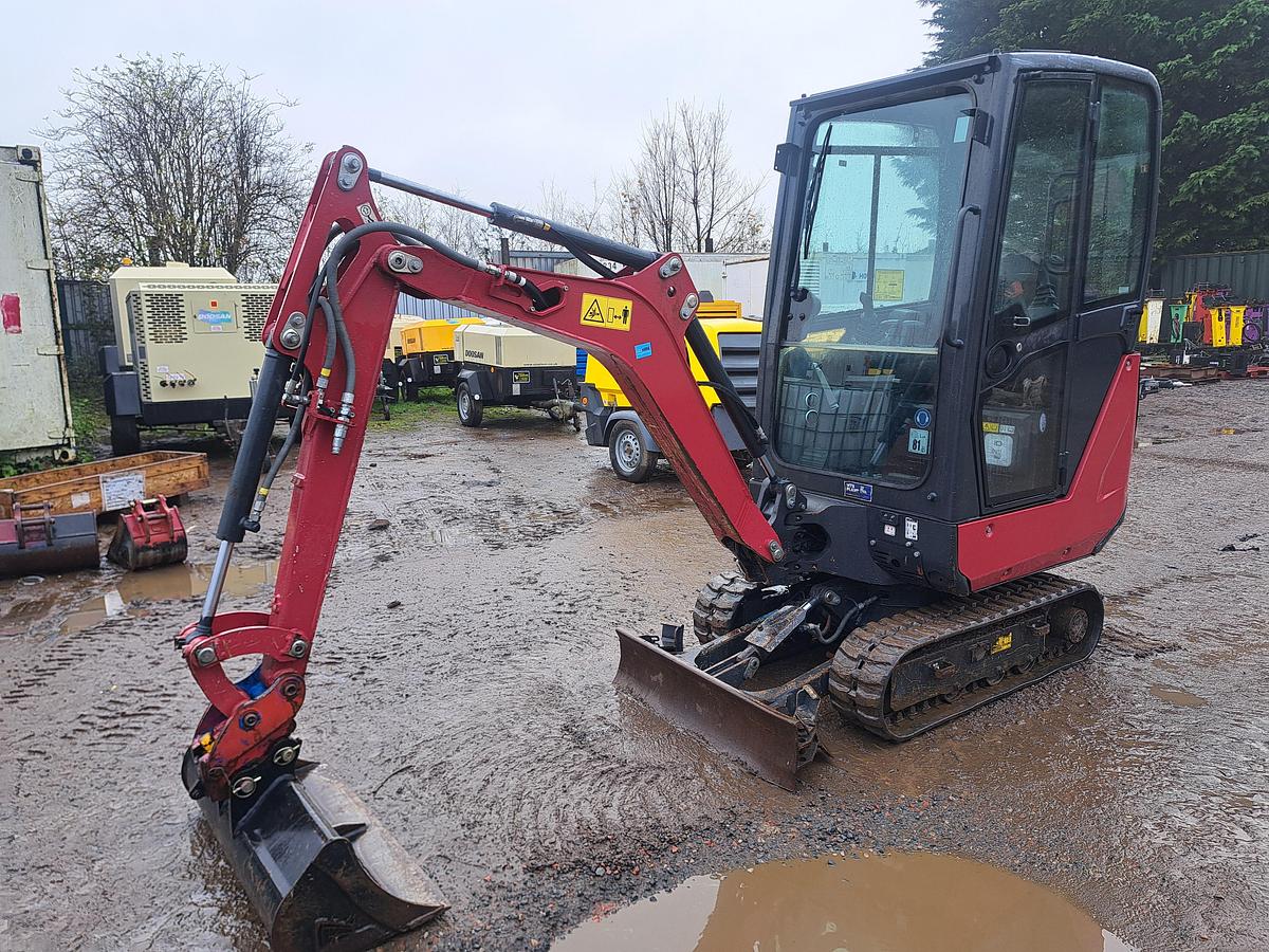 Used Yanmar SV15VT Mini Digger 