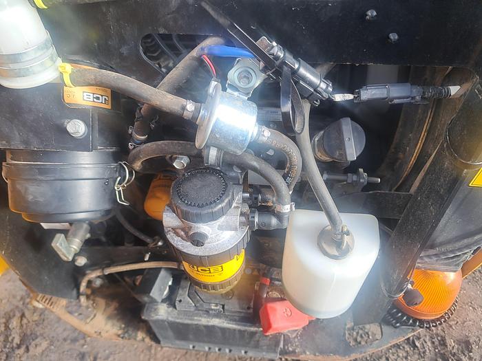 Used Jcb 16c-1 Mini Digger Trailer and breaker