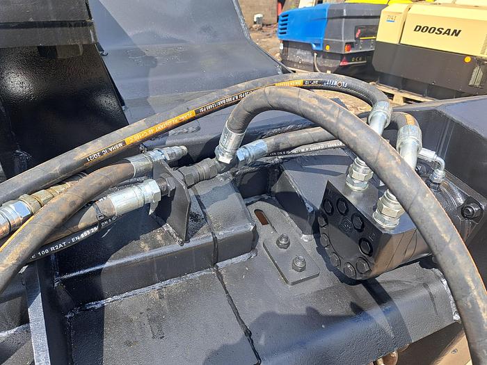 Used Remu Screening bucket