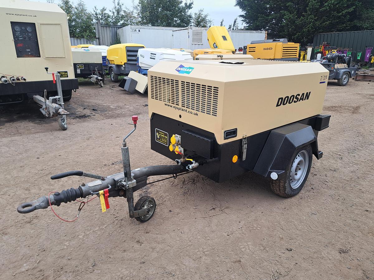 Used Doosan 7/31e compressor generator