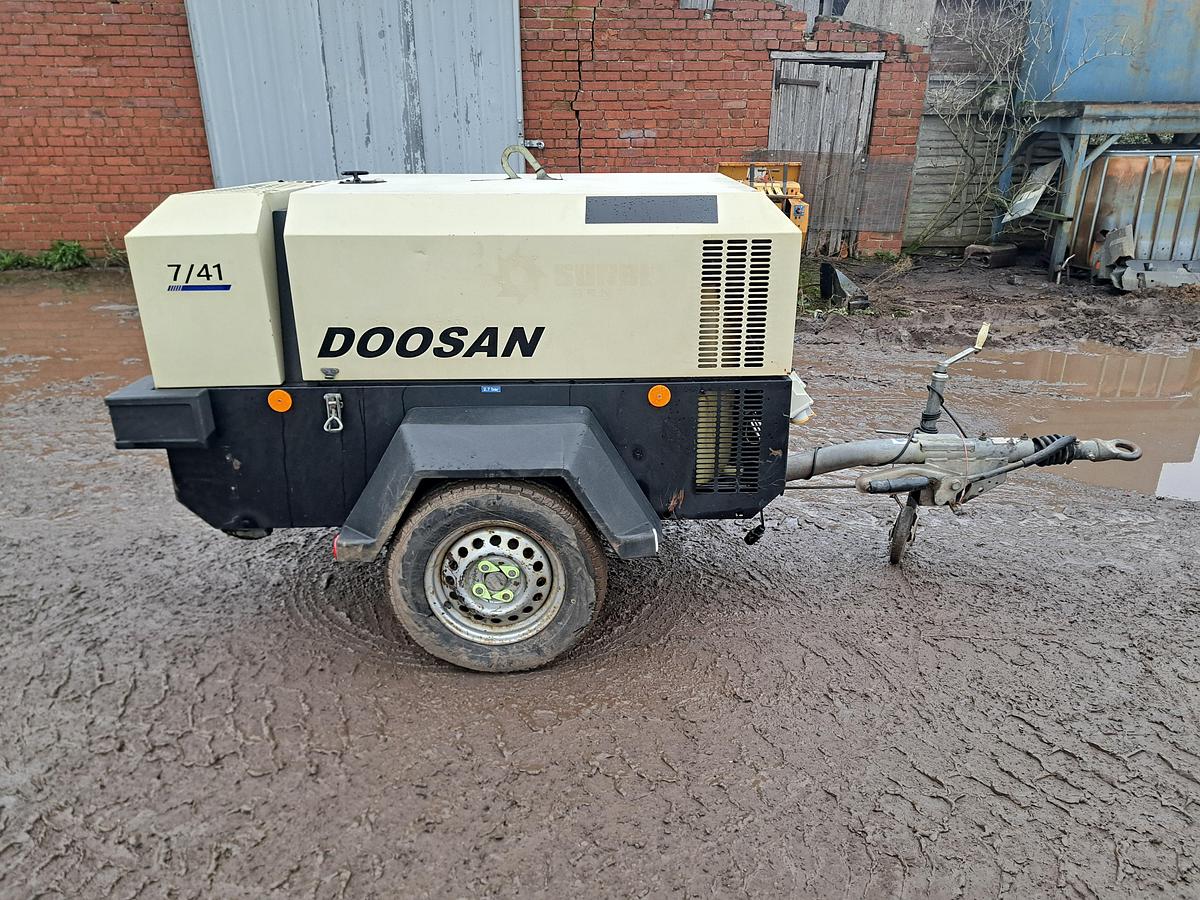 Used Doosan 7/41 compressor generator 