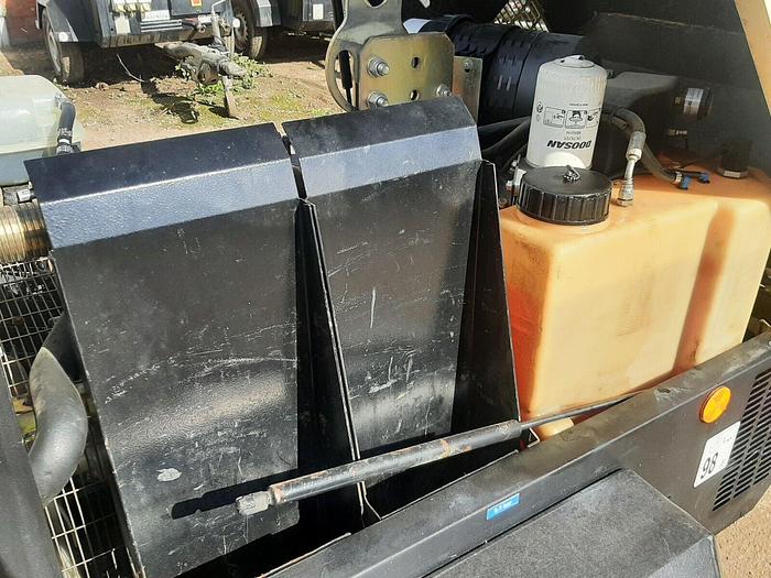 Used DOOSAN INGERSOLL RAND 7/41 DIESEL PORTABLE AIR COMPRESSOR LOW HOURS