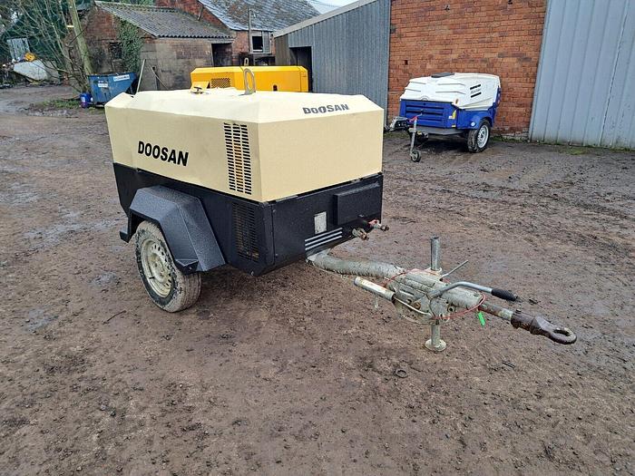 Used DOOSAN 7/41 DIESEL PORTABLE AIR COMPRESSOR