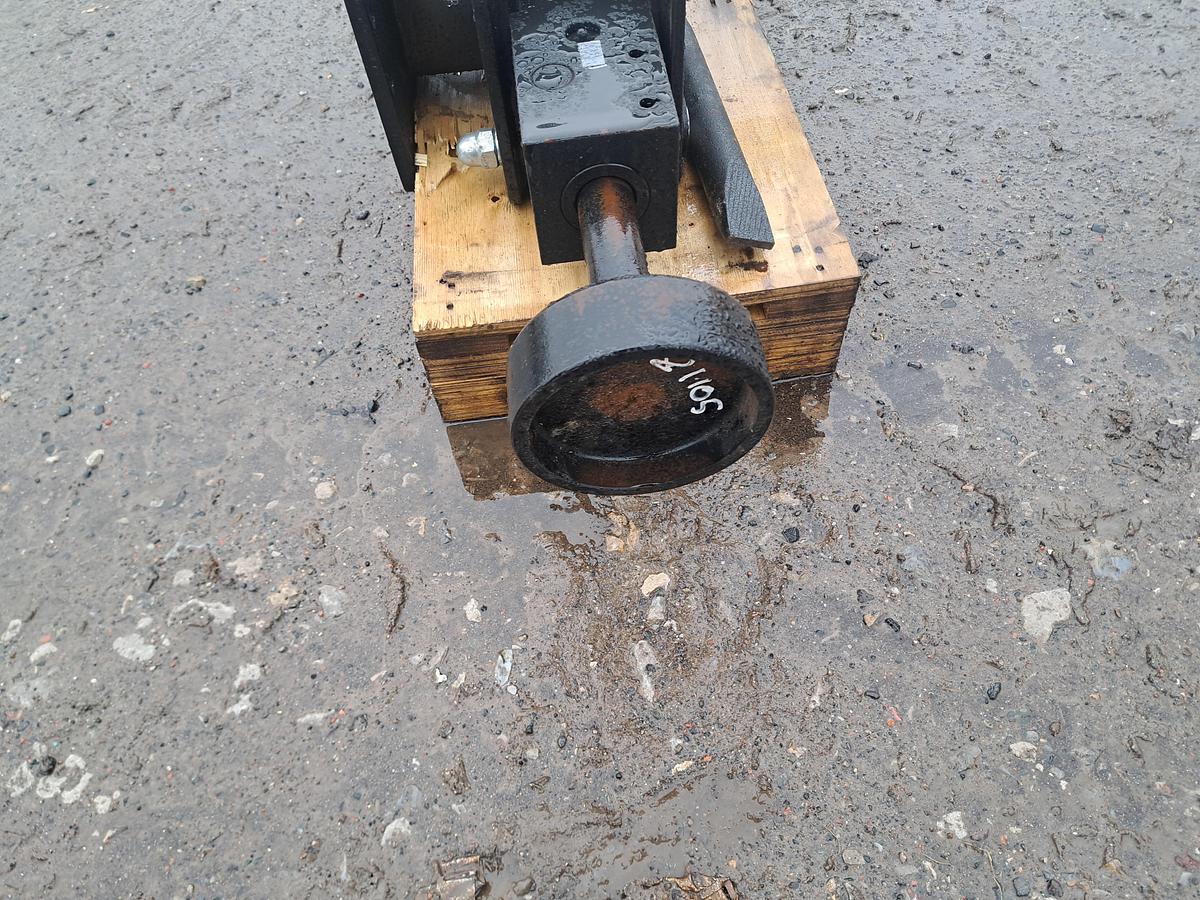 Haner Post knocker breaker