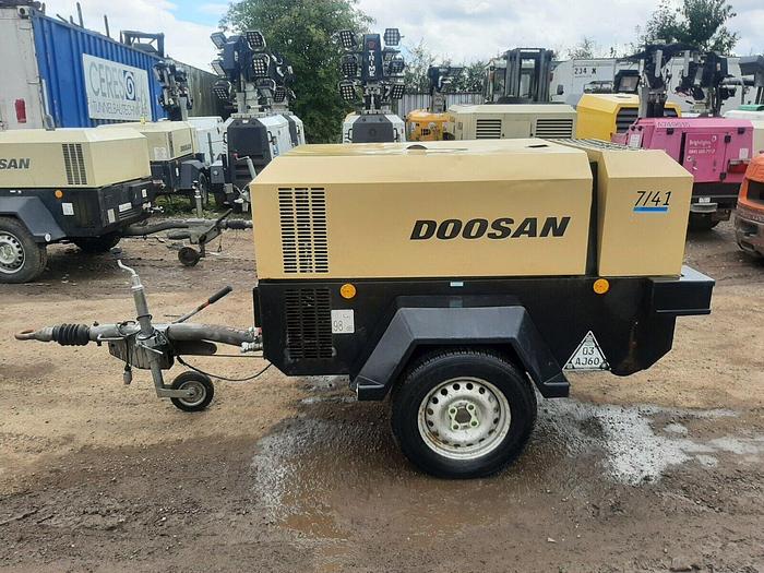 Used DOOSAN 7/41E DIESEL PORTABLE AIR COMPRESSOR GENERATOR