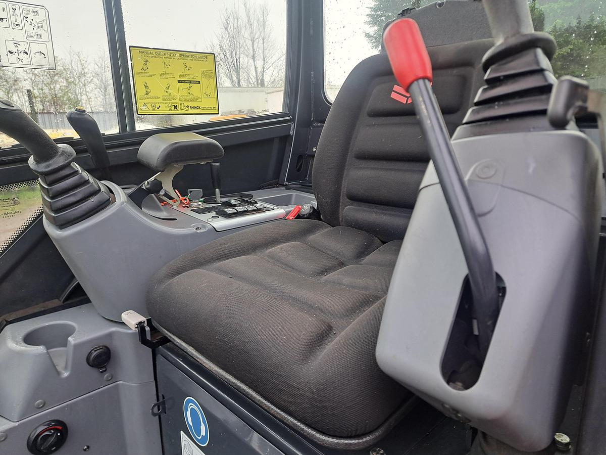 Used Yanmar SV15VT Mini Digger 