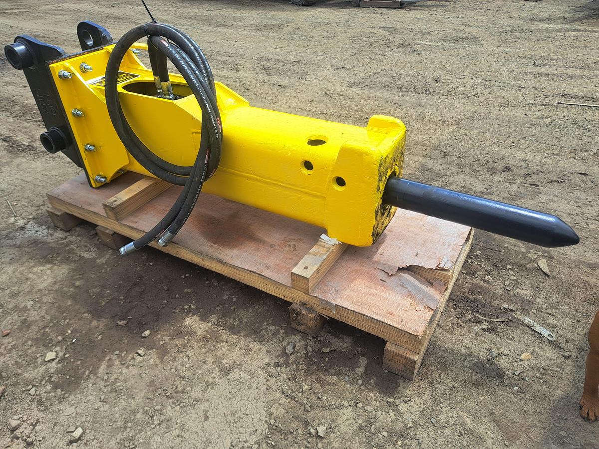 Used Atlas copco MB750