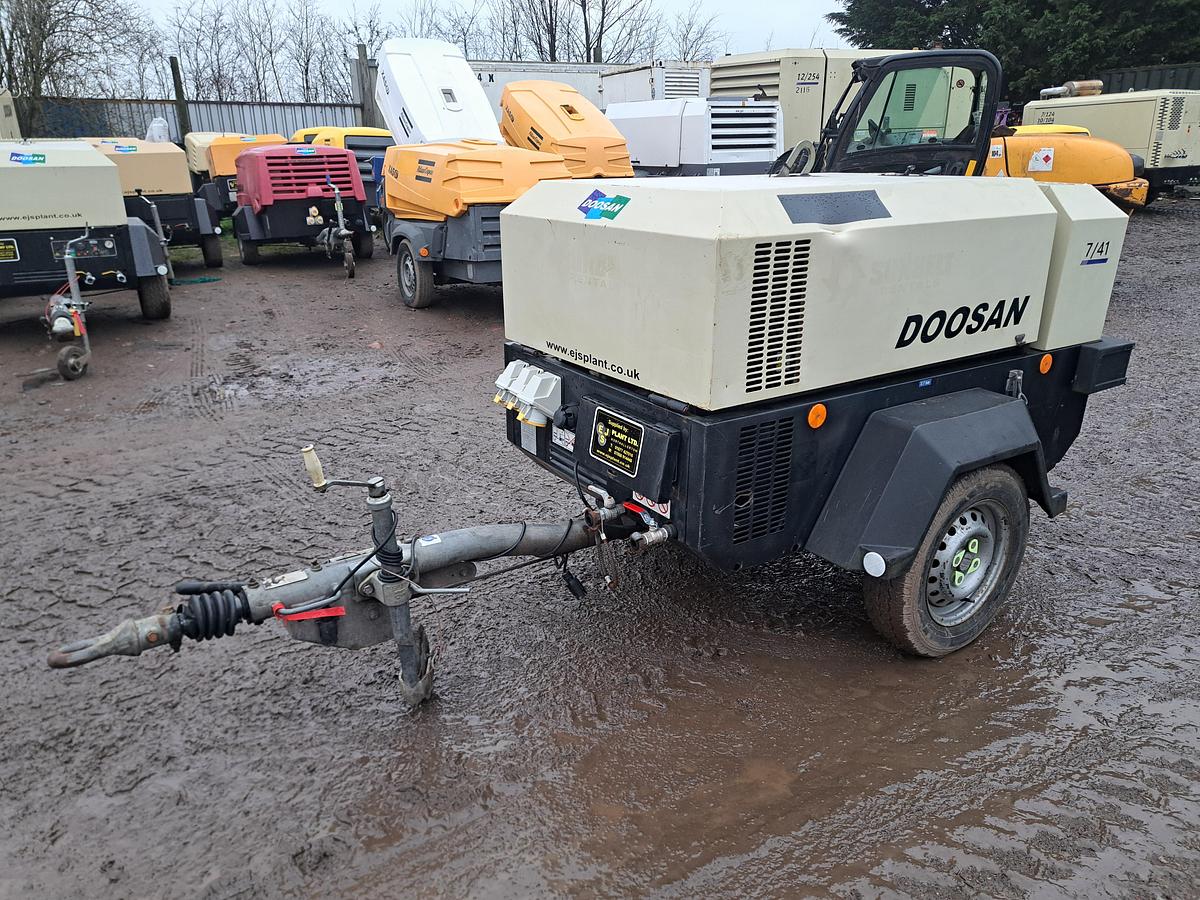 Used Doosan 7/41 compressor generator 