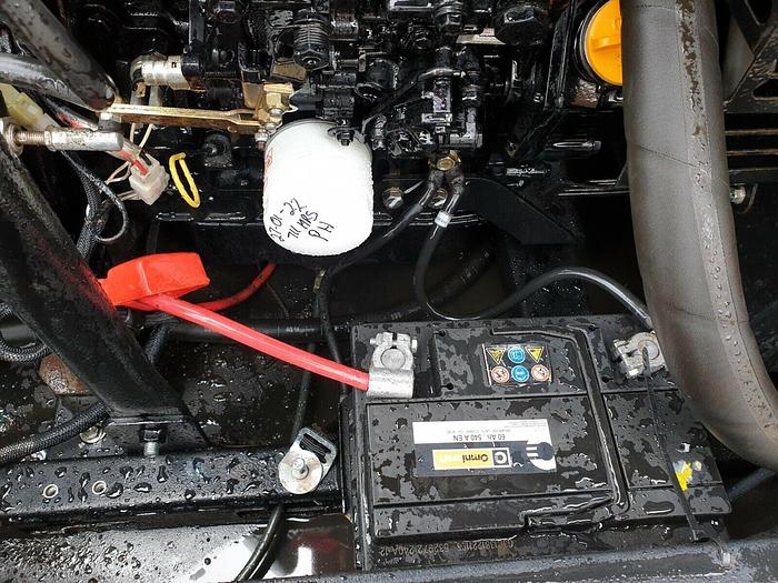 Used DOOSAN INGERSOLL RAND 7/31E DIESEL PORTABLE AIR COMPRESSOR WITH 110V GENERATOR