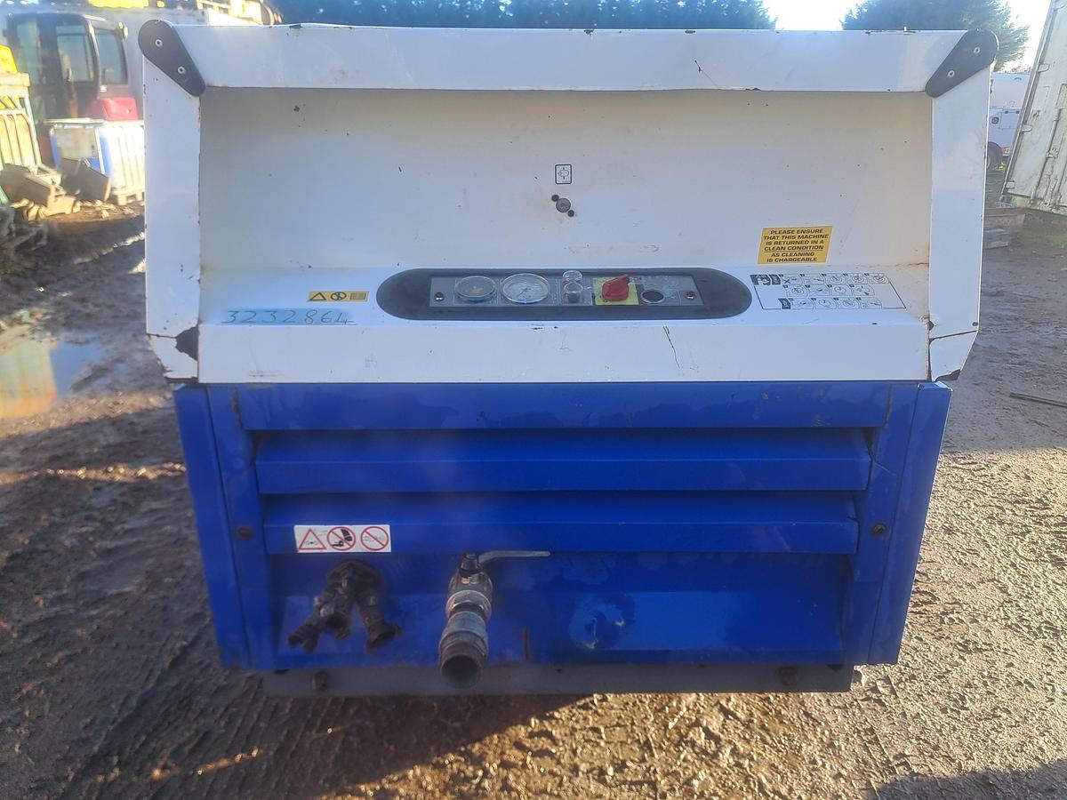 Used Atlas copco xas137