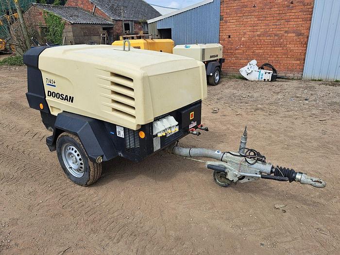Used 2019 DOOSAN INGERSOLL RAND 7/41E DIESEL AIR COMPRESSOR GENERATOR 280 hours only