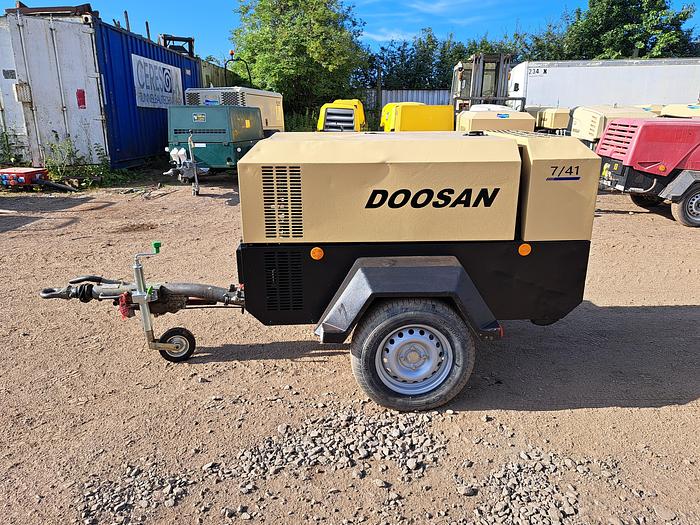 Used Doosan 7/41 compressor generator