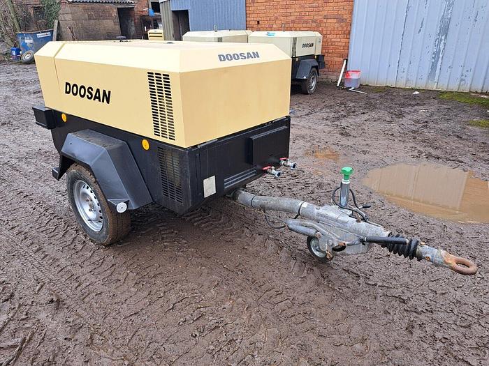 Used DOOSAN INGERSOLL RAND 7/41 DIESEL PORTABLE AIR COMPRESSOR Low Hours