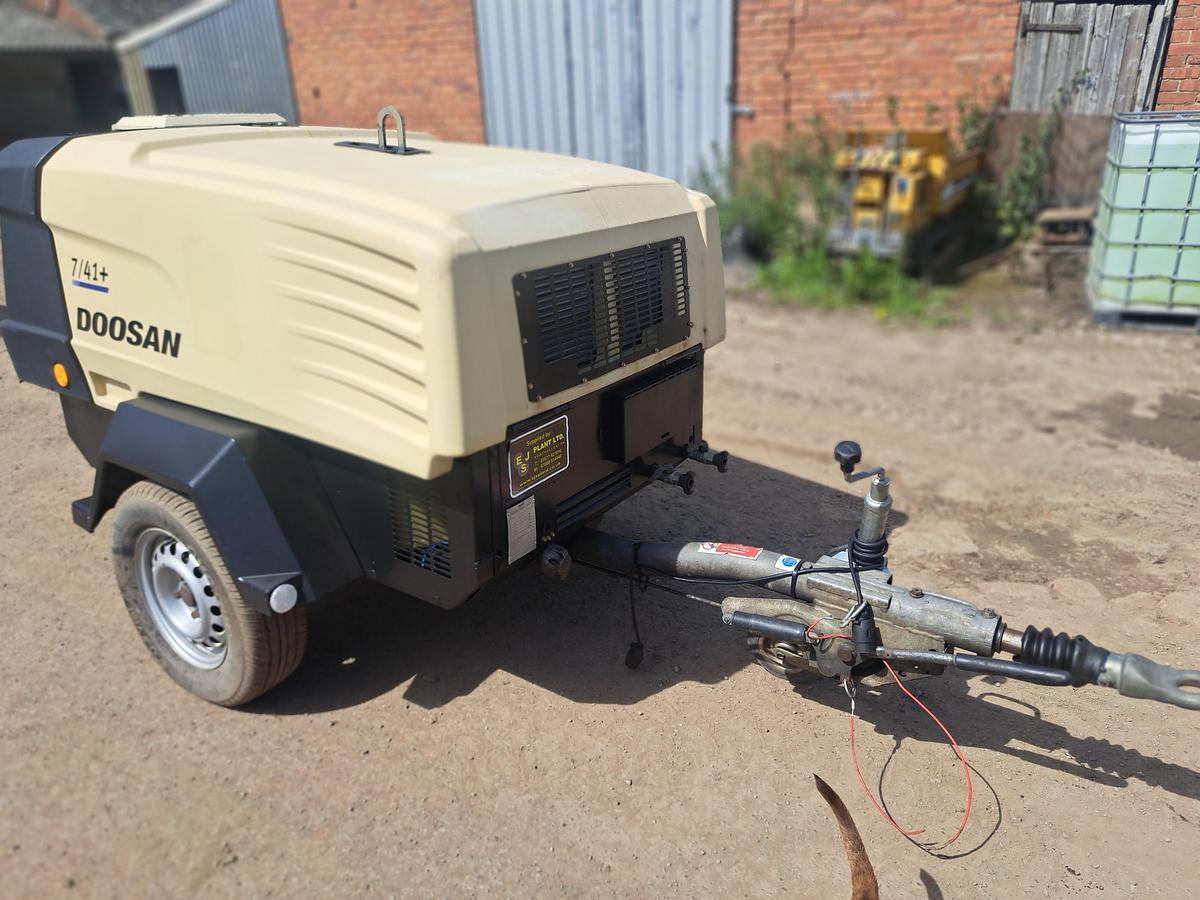 Used Doosan 7/41+ with aftercooler