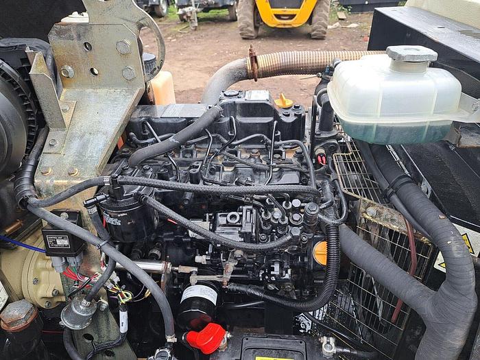 Used DOOSAN INGERSOLL RAND 7/41 DIESEL PORTABLE AIR COMPRESSOR Low Hours