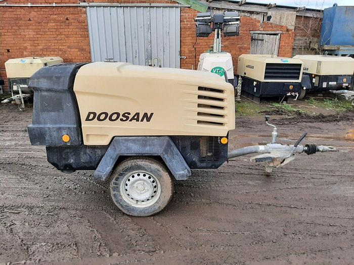Used DOOSAN INGERSOLL RAND 7/41+ DIESEL PORTABLE AIR COMPRESSOR Low Hours
