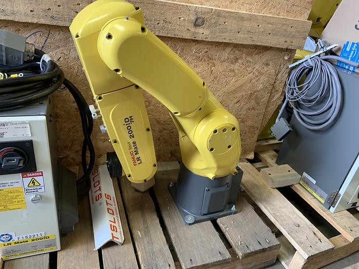 Used FANUC LR MATE 200iD/7H 5 AXIS CNC ROBOT WITH LR MATE R30iB CONTROLLER