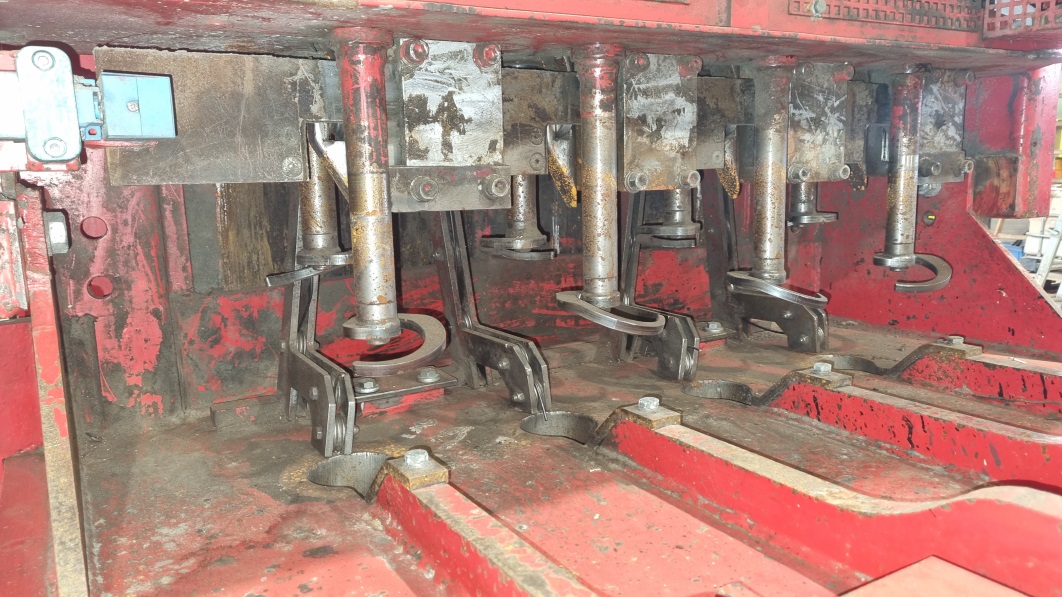 Used Ballenpresse Avermann, Typ AVOS BP 1410, Presskraft 70 t, Baujahr 2002