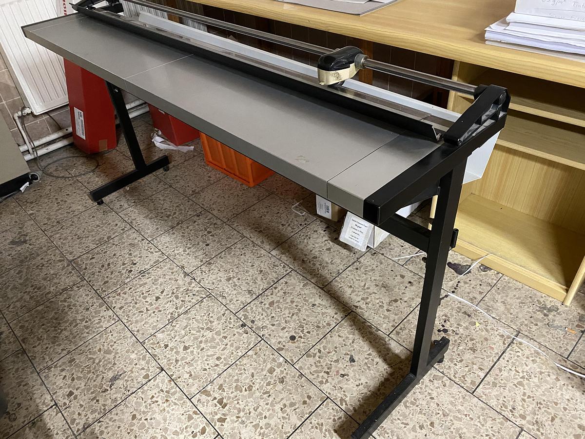 Neu Rowe 59 Schneidtisch