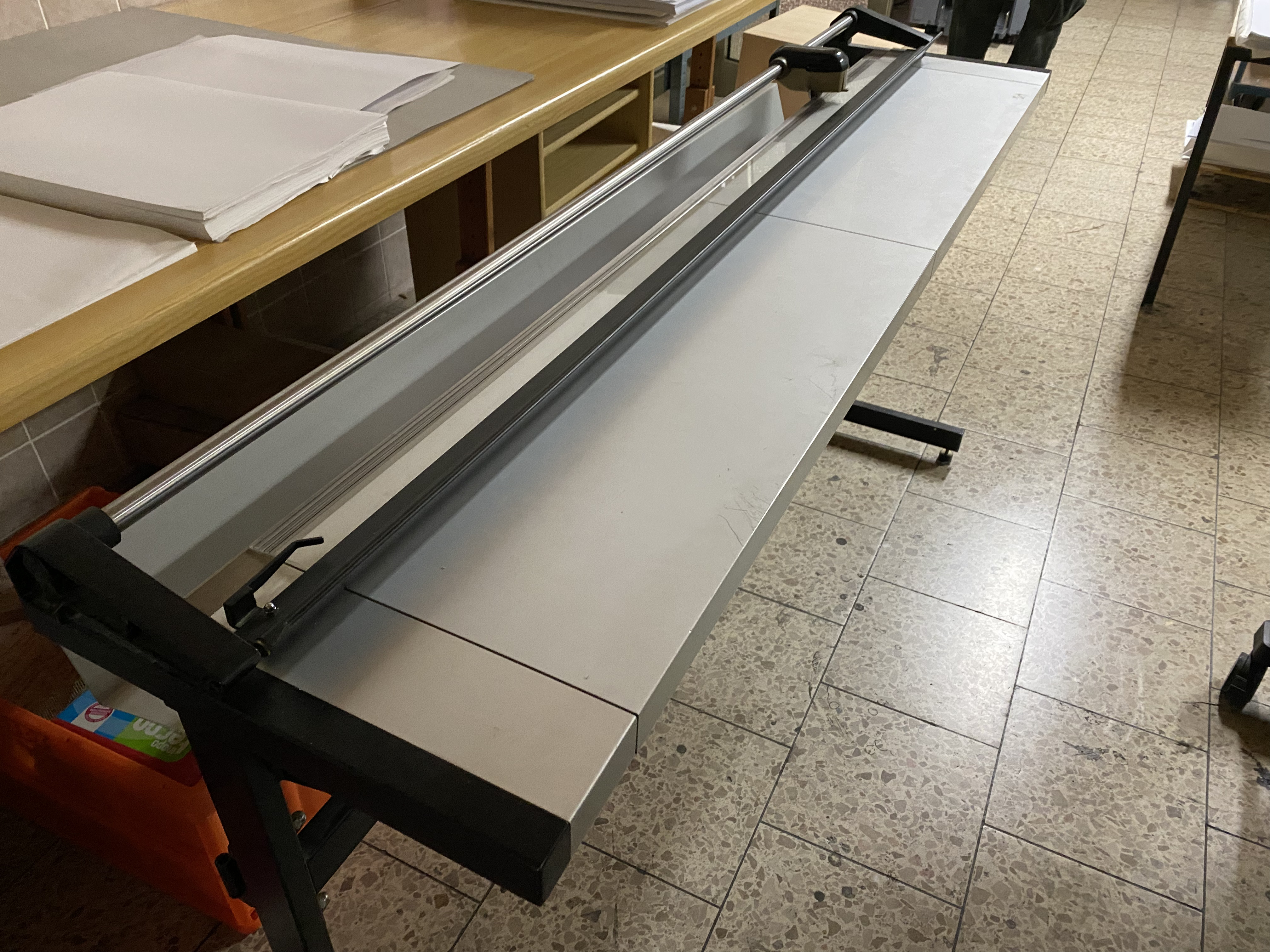 Neu Rowe 59 Schneidtisch