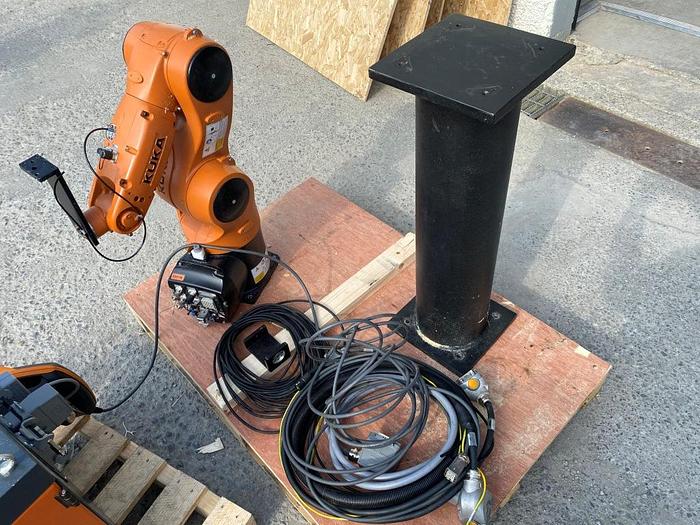 Used 2015 Kuka KR C4 + KR 6 R700 Sixx Robot