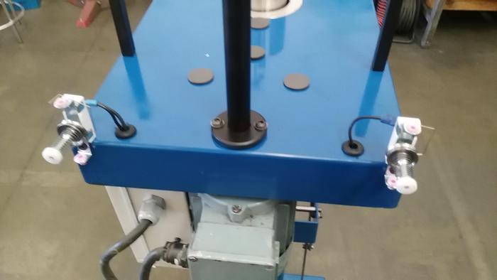 Ristrutturato Ref. 7.1.02.049 Macchina circolare ad una caduta  Semel mod. L125 - anno 1990