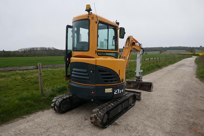 Used 2012 HYUNDAI ROBEX 27-9