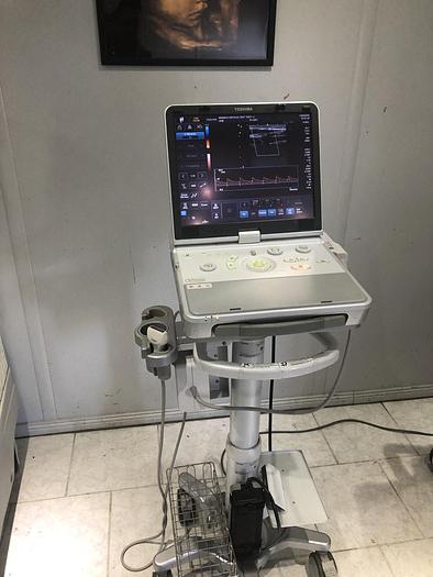Gebraucht Toshiba Viamo Ultraschallsystem mit 1x Sonde auf Trolley