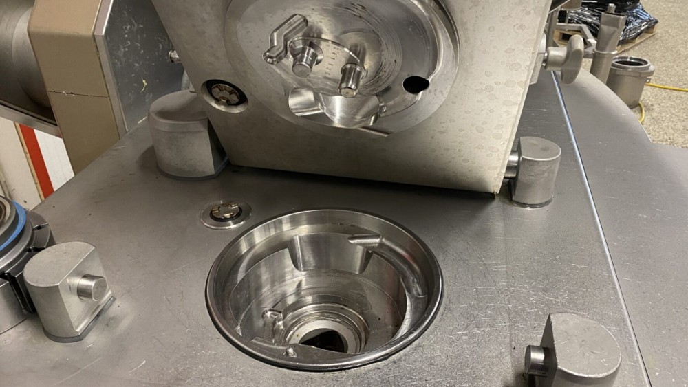 Used Handtmann VF616 vacuum filler