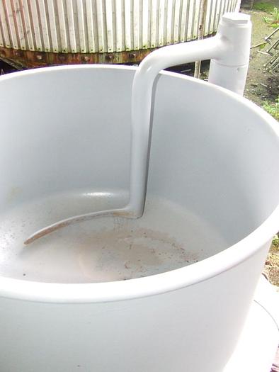 Used Тестомес с вращающейся чашей и ручным миксером