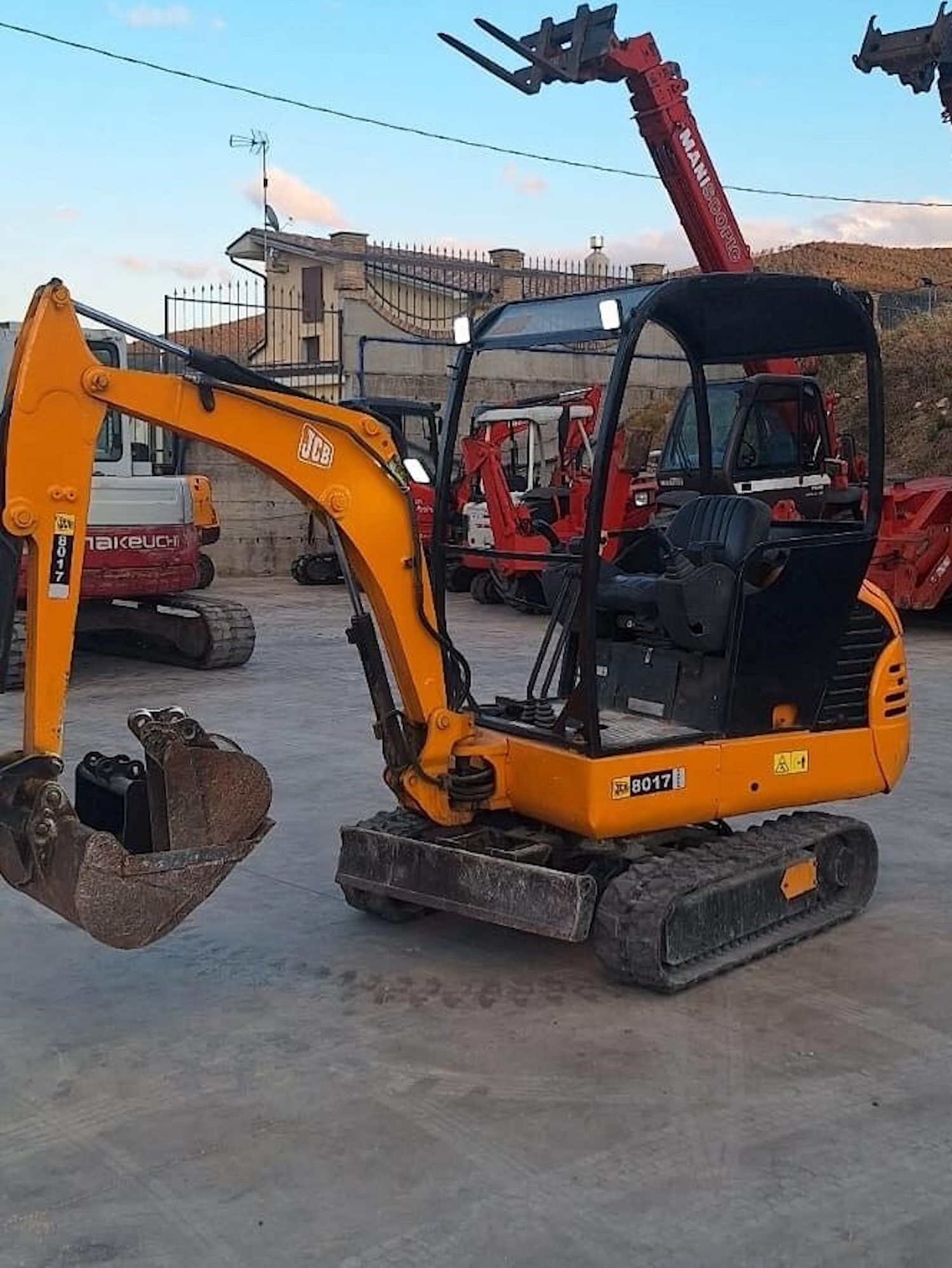 Usato 2002 JCB 8017