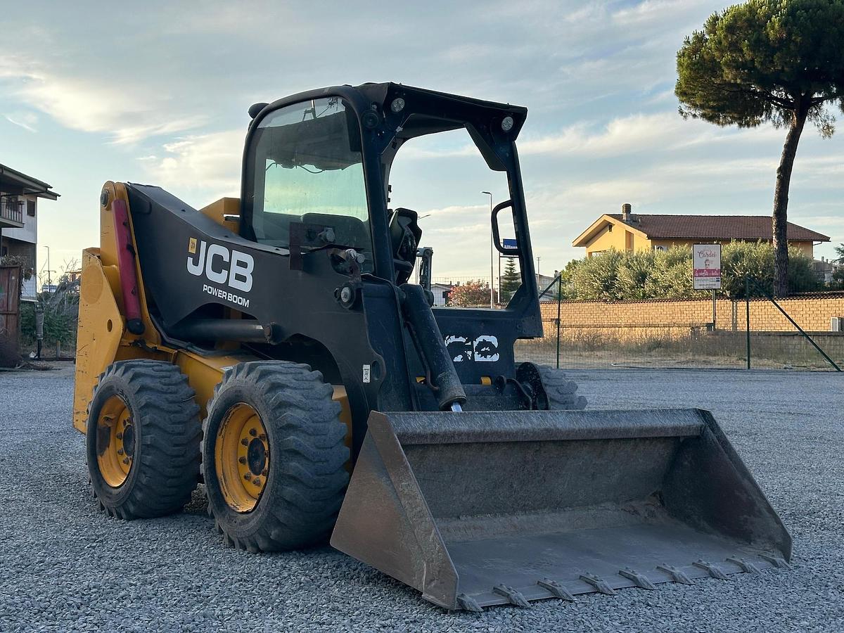 Usato MINIPALA GOMMATA JCB 225 2012