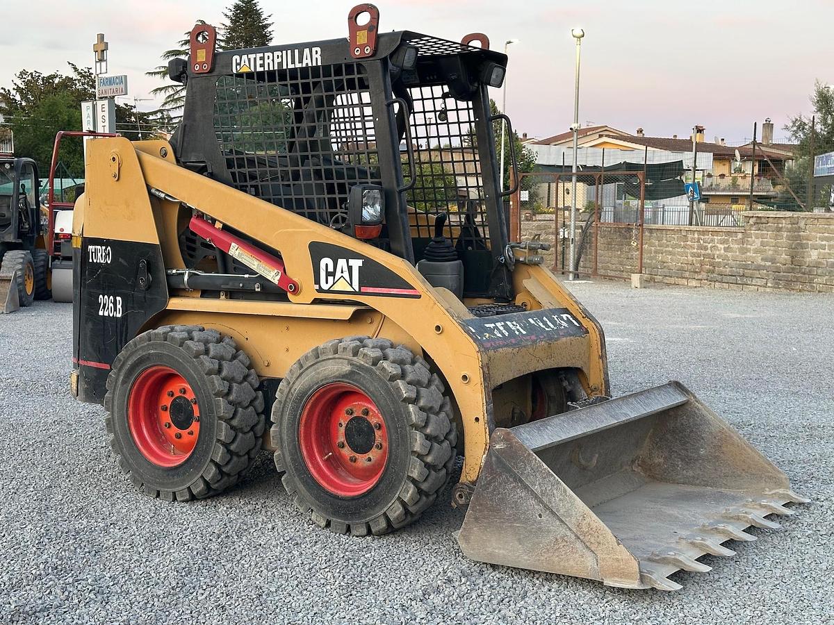 Usato 2003 CATERPILLAR 226BHF