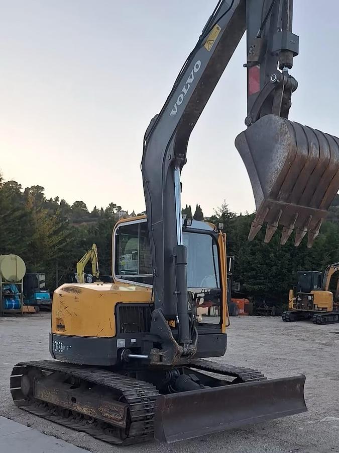 Usato 2009 VOLVO ECR88PLUS