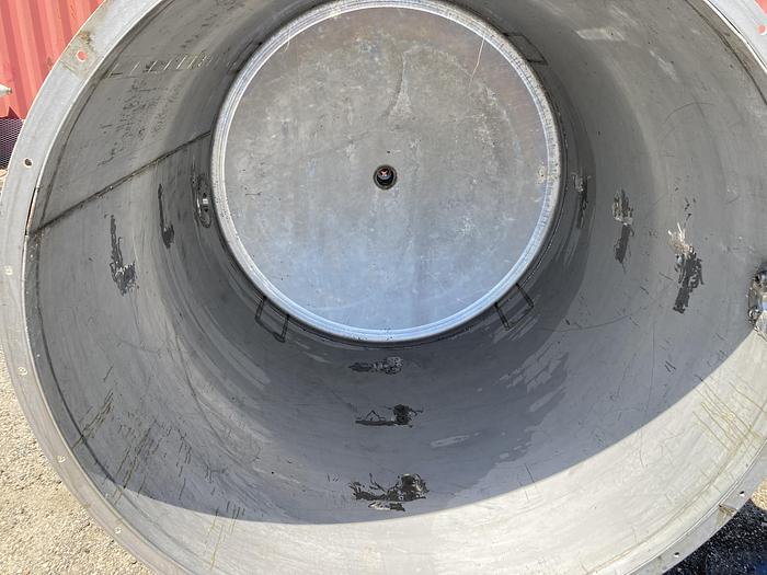 Used Used approximately 700 gallon stainless steel vertical tank